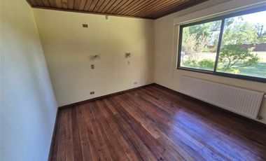 Casa en Arriendo en Av. Octavio Jara Wolf