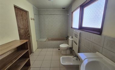 Casa en Arriendo en Av. Octavio Jara Wolf