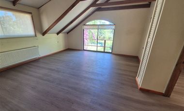 Casa en Arriendo en Av. Octavio Jara Wolf