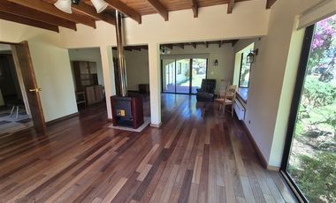 Casa en Arriendo en Av. Octavio Jara Wolf