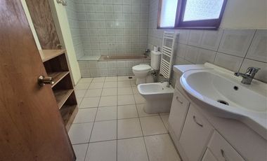 Casa en Arriendo en Av. Octavio Jara Wolf