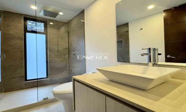 Arriendo - Espectacular Casa en Yerbabuena - Amplios Espacios y Diseño de Lujo