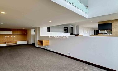 Arriendo - Espectacular Casa en Yerbabuena - Amplios Espacios y Diseño de Lujo