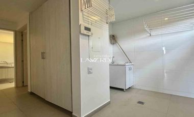 Arriendo - Espectacular Casa en Yerbabuena - Amplios Espacios y Diseño de Lujo