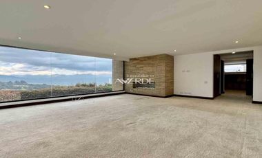 Arriendo - Espectacular Casa en Yerbabuena - Amplios Espacios y Diseño de Lujo