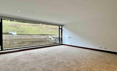 Arriendo - Espectacular Casa en Yerbabuena - Amplios Espacios y Diseño de Lujo