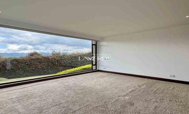 Arriendo - Espectacular Casa en Yerbabuena - Amplios Espacios y Diseño de Lujo