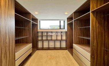 Arriendo - Espectacular Casa en Yerbabuena - Amplios Espacios y Diseño de Lujo