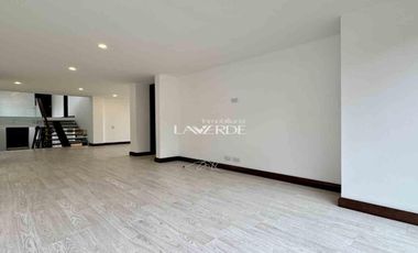 Arriendo - Espectacular Casa en Yerbabuena - Amplios Espacios y Diseño de Lujo