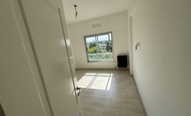 Departamento 2 ambientes con balcon y cochera  amplio  en Remedios De Escalada