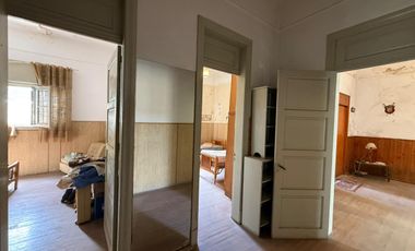 Casa sobre dos lotes de 3 ambientes con cochera y jardín - Wilde