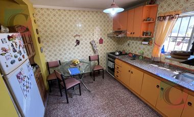 PH 5 AMB. EN 1ER PISO CON COCHERA