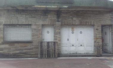 Casa  con lote de 8,66 x 46,5 con dos viviendas  - Sarandi