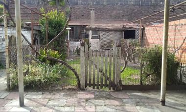 Casa  con lote de 8,66 x 46,5 con dos viviendas  - Sarandi