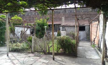 Casa  con lote de 8,66 x 46,5 con dos viviendas  - Sarandi