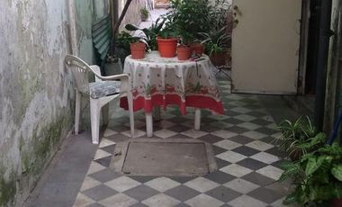 Casa  con lote de 8,66 x 46,5 con dos viviendas  - Sarandi