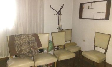 Casa  con lote de 8,66 x 46,5 con dos viviendas  - Sarandi