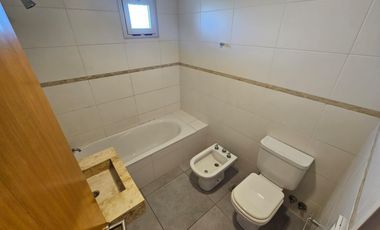 DEPARTAMENTO EN ALQUILER ITUZAINGO SUR - 2 AMBIENTES CON COCHERA