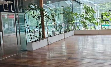 Renta Local a pie de calle en Santa Fe    (F)