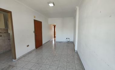 Departamento en  alquiler 3 ambientes con cochera