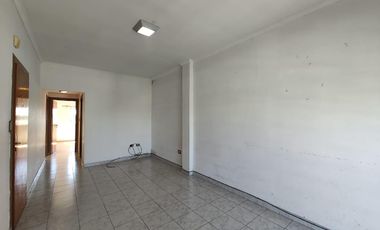 Departamento en  alquiler 3 ambientes con cochera