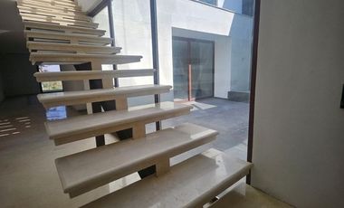 Casa en renta en Bosque Real en una privada!!!!! Super oportunidad (F)