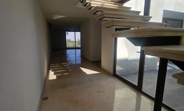 Casa en renta en Bosque Real en una privada!!!!! Super oportunidad (F)