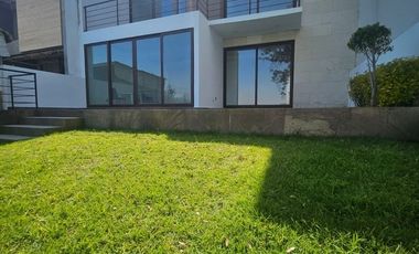 Casa en renta en Bosque Real en una privada!!!!! Super oportunidad (F)