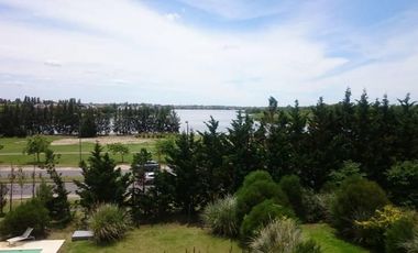 CON  VISTA  A LAGUNA!