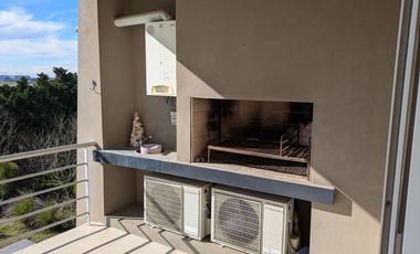 CON  VISTA  A LAGUNA!