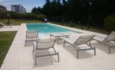 CON  VISTA  A LAGUNA!