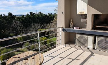 CON  VISTA  A LAGUNA!