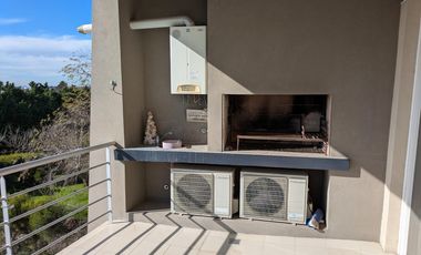 CON  VISTA  A LAGUNA!