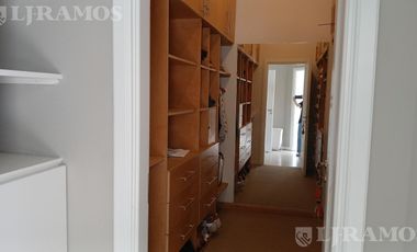 Casa con 3 dormitorios en alquiler anual en Santa Bárbara