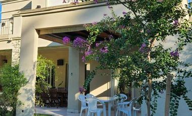 Casa con 3 dormitorios en alquiler anual en Santa Bárbara