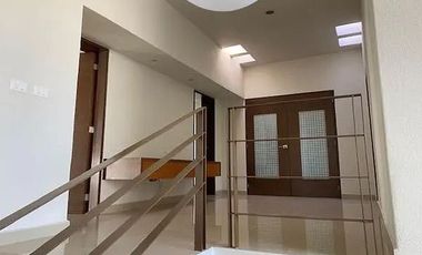 Casa en venta en Valle Imperial Jardines del Palacio Real