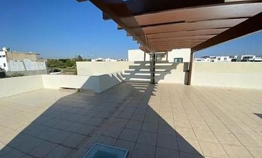 Casa en venta en Valle Imperial Jardines del Palacio Real