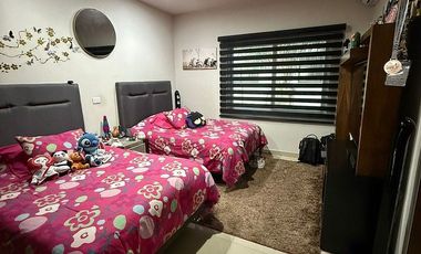 Casa en venta en Valle Imperial Jardines del Palacio Real