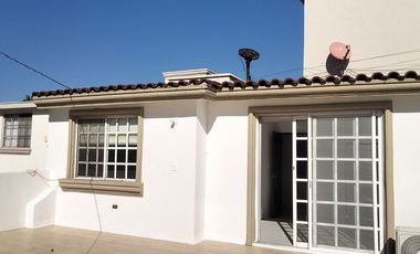 CASA EN RENTA EN CUMBRES