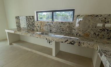 CASA SAKCHE EN VENTA EN BACA MOD B