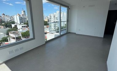 Departamento en venta un dormitorio cuarto piso con balcón al frente sobre calle 17 esquina 42