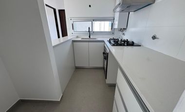 Departamento en venta un dormitorio sexto piso con balcón al frente sobre calle 17 esquina 42