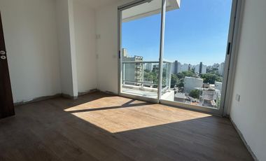 Departamento en venta un dormitorio sexto piso con balcón al frente sobre calle 17 esquina 42