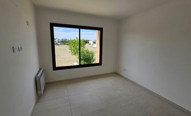 Casa Venta en Distrito Sur. 3 dormitorios escritorio