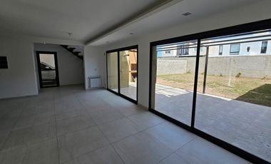 Casa Venta en Distrito Sur. 3 dormitorios escritorio