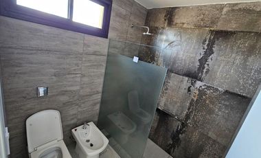 Casa Venta en Distrito Sur. 3 dormitorios escritorio