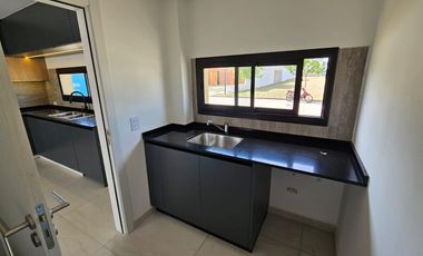 Casa Venta en Distrito Sur. 3 dormitorios escritorio