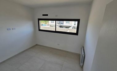 Casa Venta en Distrito Sur. 3 dormitorios escritorio