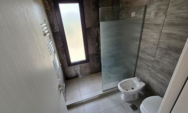 Casa Venta en Distrito Sur. 3 dormitorios escritorio