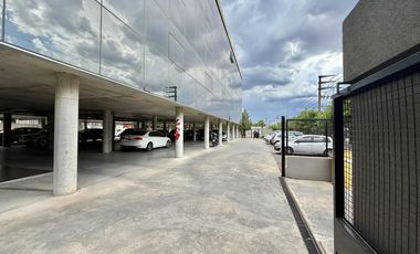 Excelente Oficina en alquiler sobre Uruguay al 2500 de 123 m2 .